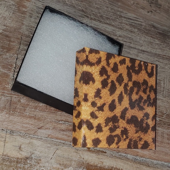 ❄️WINTER SALE❄️ LIVE LOVE RESCUE Pendant - Picture 6 of 6